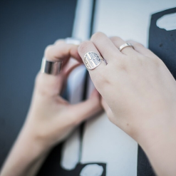 Bague Monogramme Caractères Gras