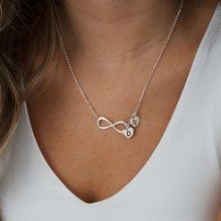 Alternative view of Collier Infini avec Initiales