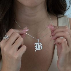 Collier initiale gothique