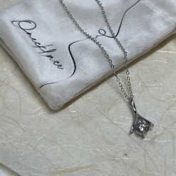 2046 Collier Tulipe