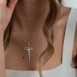 collier croix jésus