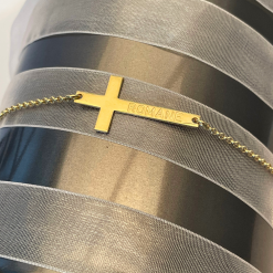 bracelet croix gravée