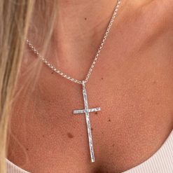 collier croix martelée en argent