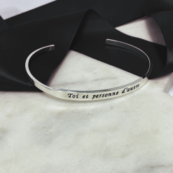 BRACELET JONC A MESSAGE GRAVE