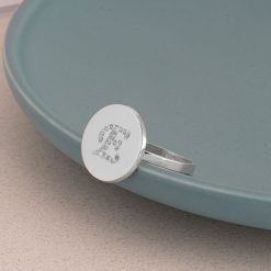 Bague Initiale Gravée avec Zirconium