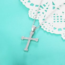 Collier Croix avec Zirconium
