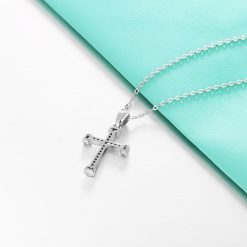 Collier Croix avec Zirconium