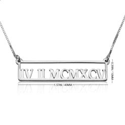 Collier à Chiffres Romains Encadrés