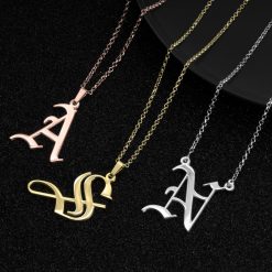 Collier Lettre Gothique