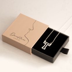 Collier Initiale Varsity