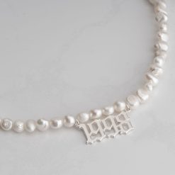 Collier Date Anniversaire en Anglais Ancien