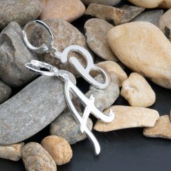 Boucle d'Oreille Initiale Cursive