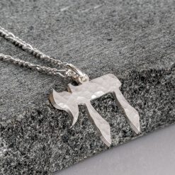 Collier Chai Martelé et Chaîne Figaro en Argent