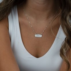 Alternative view of Collier Barre avec Prénom en Cursive