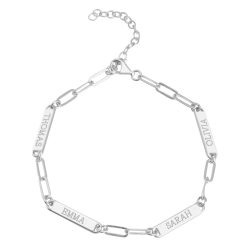 Bracelet maman avec chaîne trombone et plaque gravée avec un prénom en argent sterling 925. Personnalisable jusqu'à 5 prénoms
