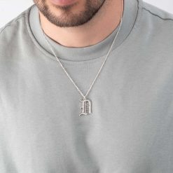 Collier Initiale Vieil Anglais Martelée