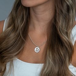 Collier Médaille Martelée avec Initiale