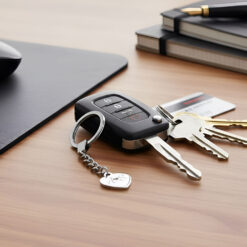 porte-clés cœur délicat avec gravure personnalisée A❤S. Fabriqué en acier inoxydable de qualité