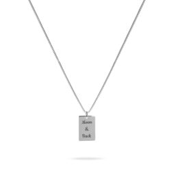 Collier tag argenté personnalisé en acier inoxydable, bijou unisexe avec gravure de date ou de message.