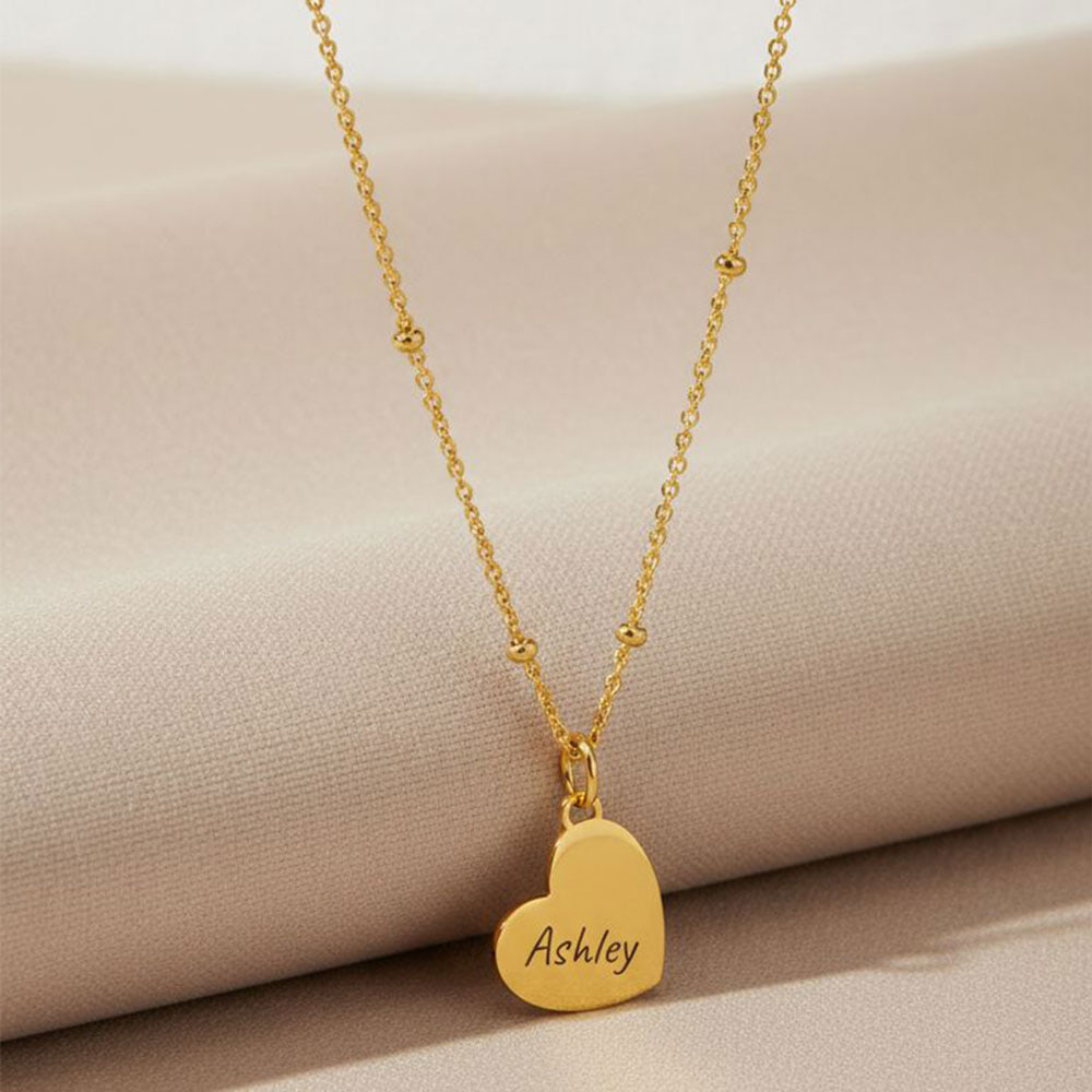 Collier Cœur Gravé avec Chaîne Perlée en Acier Inoxydable Collier Cœur Gravé avec Chaîne Perlée en Acier Inoxydable