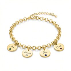 Bracelet Famille avec Prénoms et Pierres de Naissance en plaqué or. Personnalisable de 1 à 8 médaillons gravés et sertis.