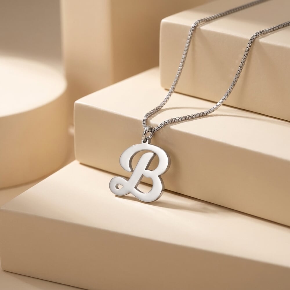 Collier Initiale Cursive Personnalisé Collier Initiale Cursive Personnalisé